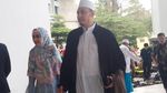 Mesranya Kartika Putri dan Habib Usman, Gandengan Terus!