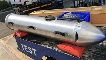 Perang antara Musk dan Vern bermula saat Elon Musk tidak senang kapal selam buatannya untuk menolong korban gua Thailand mendapat kritikan tajam dari Vern. (Foto: Istimewa)
