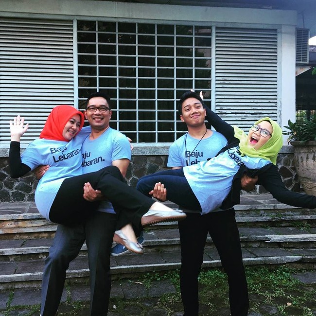 Ini kekompakan Emmiril bersama adik dan orangtuanya Foto: Instagram