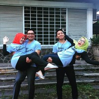 Ini kekompakan Emmiril bersama adik dan orangtuanya Foto: Instagram