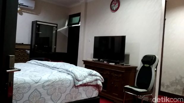 Tukang Kunci Butuh Waktu Dua Jam Buka Brankas Wali Kota Blitar