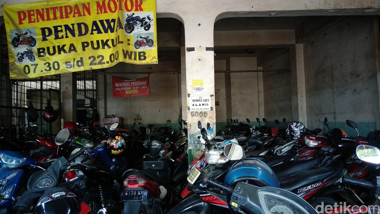 Penitipan Motor. Foto: Luthfi Anshori Penitipan Motor. Foto: Luthfi Anshori