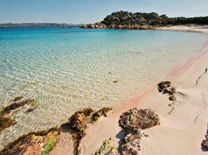 Sardinia, Pulau Cantik Tempat Liburan Cristiano Ronaldo & Kekasihnya