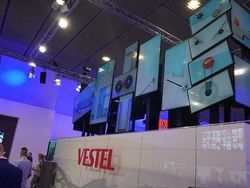 Melihat Unik dan Megahnya Pameran Teknologi Terbesar