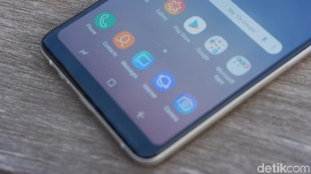 Sudut-sudut layarnya dibuat membulat. Foto: Adi Fida Rahman/detikINET