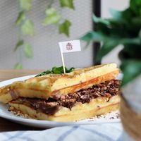Waffle Burger hingga Waffle Sushi yang Punya Bentuk dan Rasa Unik