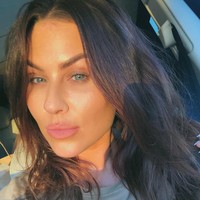 Jade mengaku merasa tak percaya diri dengan bibir tipisnya selama bertahun-tahun. Hingga enam tahun ke belakang ini ia selalu suntik filler untuk mendapatkan tampilan bibir yang bervolume.  Foto: Instagram (@jadekaty)