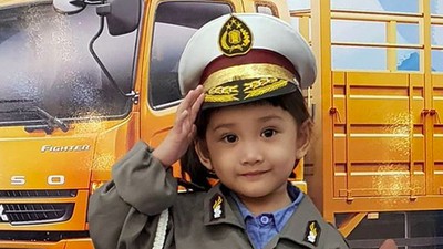 Aksi Keren Anak-anak Saat Jadi Polwan Cilik