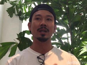 Batal Nikah dengan Dita, Denny Sumargo Posting Caption Pura-Pura Bahagia