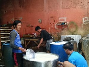 Dolar AS Ngamuk, Produsen Tahu Cibuntu Menjerit