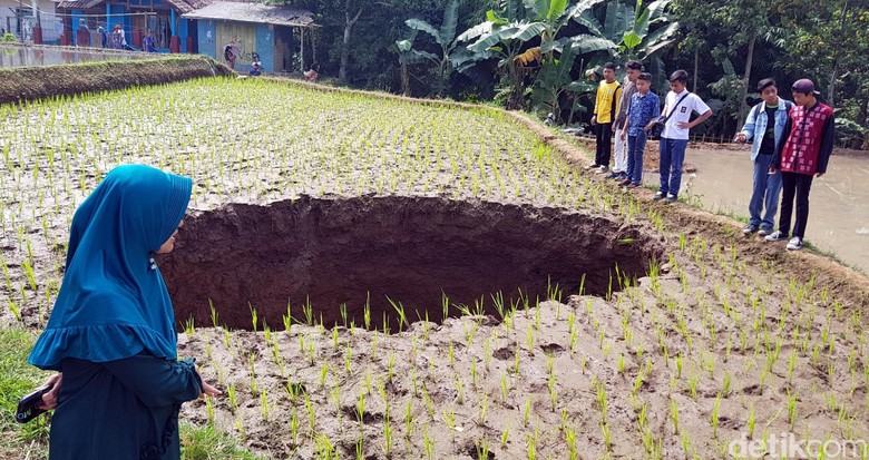 Getaran Masih Terasa di Area Lubang Misterius Sukabumi