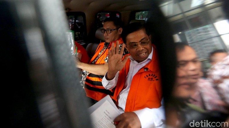 Idrus Marham: Tanya Bu Eni, Pernah Kasih Uang ke Saya? Idrus Marham: Tanya Bu Eni, Pernah Kasih Uang ke Saya?