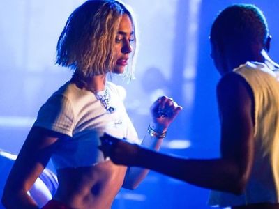 Dua Lipa, Kok Kamu Sekarang Berubah?