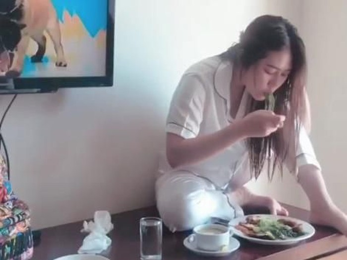 Via Vallen Makan di Atas Meja, Netter: Mending Gitu Daripada Grepe Laki Orang!