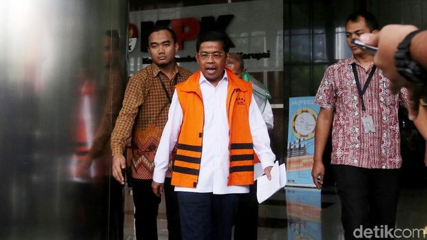 Diperiksa Bareng Idrus Marham, Eni Mengaku Tak Enak Badan