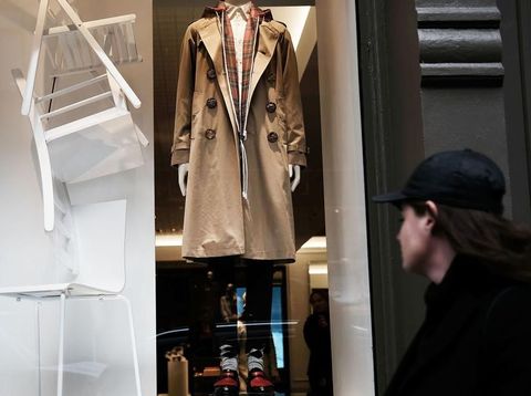 Burberry Stop Bakar Barang-barang Tak Laku Terjual, akan Didaur Ulang
