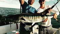 Disela-sela jadwal tur dunianya, Justin masih menyempatkan waktu untuk memancing bersama teman dan keluarganya. Ia bahkan berhasil menangkap ikan besar lho. Foto: Instagram @justintimberlake