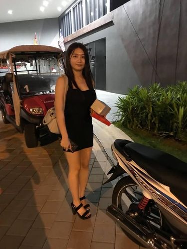 Pacar Edwin Kong tak gengsi dan malu naik motor meski harus menempuh 43 km