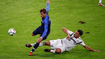 Duel Dua Raksasa Eropa Berakhir Sama Kuat
