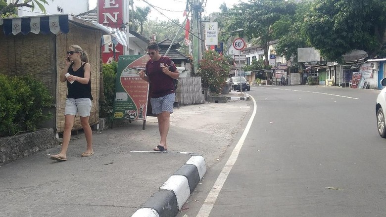 Kawasan wisata di Senggigi Lombok Barat, lengang pasca bencana gempa bumi. Kawasan wisata di Senggigi Lombok Barat, lengang pasca bencana gempa bumi.