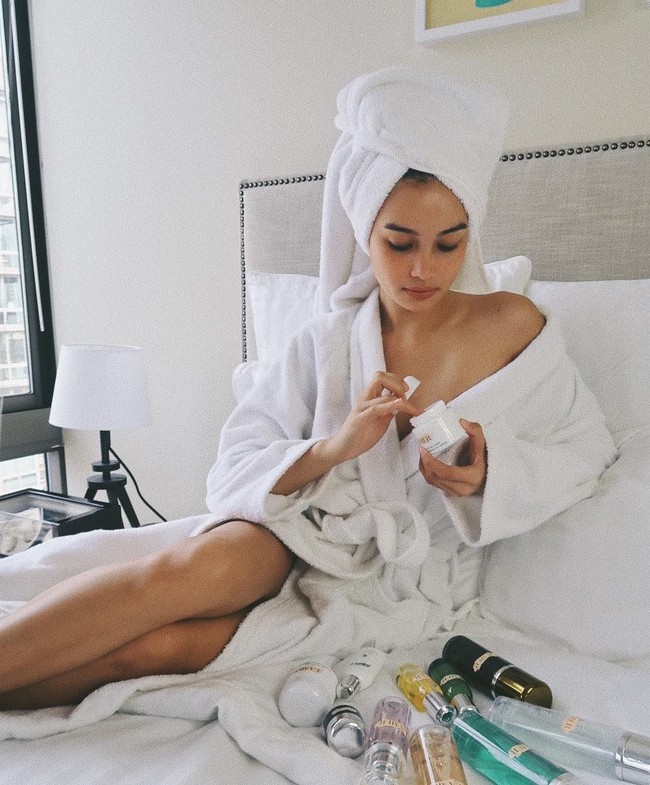 Berdasarkan sejumlah unggahannya di Instagram, wanita 22 tahun itu memang mempersiapkan diri untuk casting Victorias Secret. Ia terlihat berolahraga hingga menata rambut agar tampil prima. Foto: Instagram @kelseymerritt