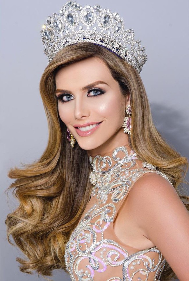 Untuk pertama kalinya Miss Universe menghadirkan kontestan transgender. Dia adalah Angela Ponce, perwakilan Miss Universe 2018 dari Spanyol.  Foto: Instagram (@angelaponceofficial)