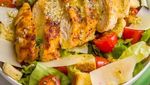 Krenyes Segar! Caesar Salad Bisa Jadi Pilihan Makan Siang Sehat