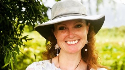 Seperti Calon Istri Ahok, Istri Politikus Ini Juga Beda 31 Tahun dari Suami