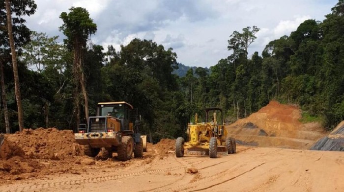 Presiden Joko Widodo memerintahkan pembangunan jalan perbatasan di Kalimantan Timur dan Kalimantan Utara, Yuk lihat penampakan proyeknya.