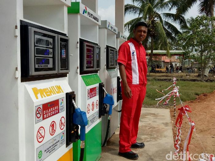 BBM Satu Harga di pelosok Sumatera Selatan/Foto: Raja Adil Siregar/detikcom BBM Satu Harga di pelosok Sumatera Selatan/Foto: Raja Adil Siregar/detikcom