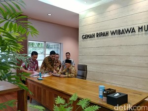 Tempati Ruang Wali Kota, Oded Ubah Kamar Ridwan Kamil Jadi Musala