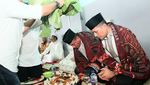 Intip Gaya Edy Rahmayadi Saat Belanja Kerupuk dan Cicip Bubur Pedas
