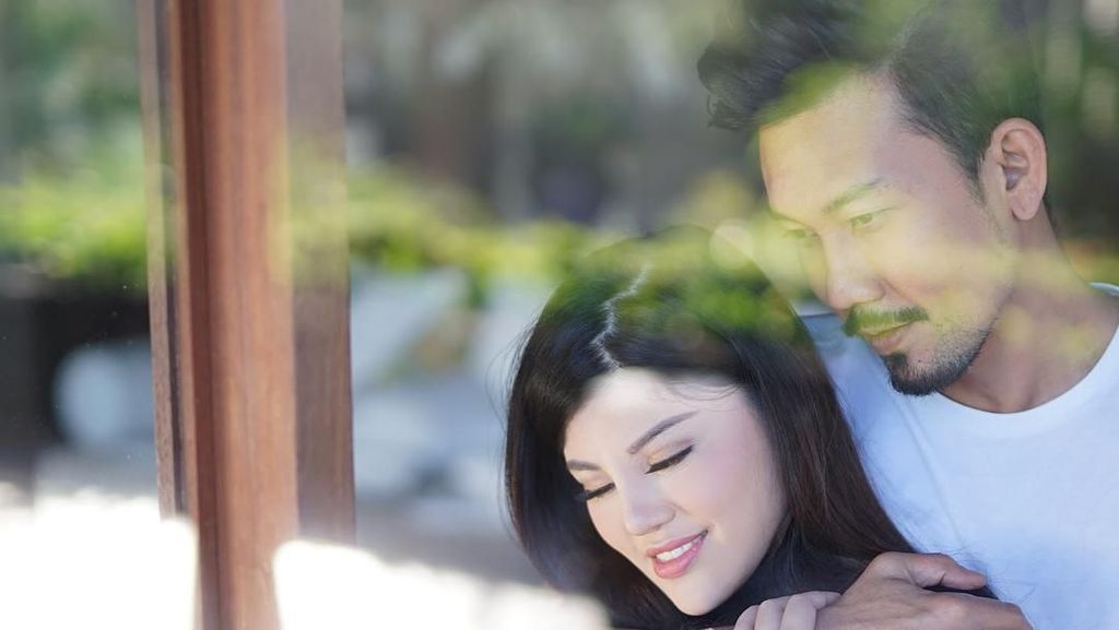 Denny Sumargo dan Dita Soedarjo Batal Menikah?