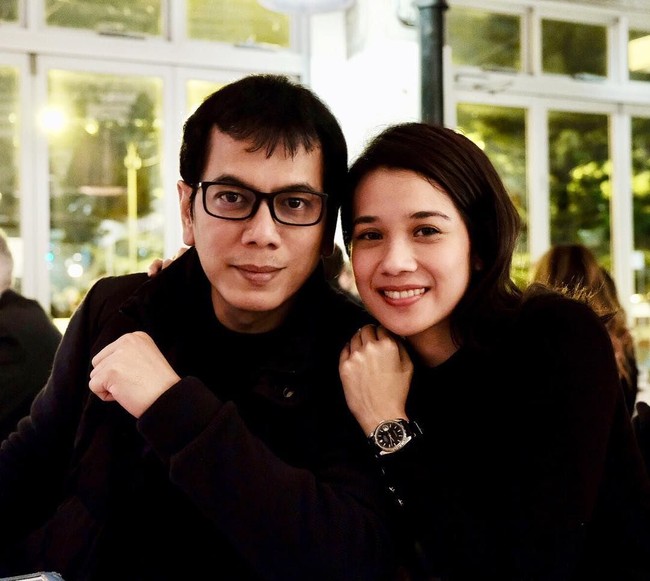 Pernikahan Gista Putri dan Wishnutama pada 20 September 2015 juga dihadiri oleh Susilo Bambang Yudhoyono (SBY). Tak hanya SBY, Jusuf Kalla juga tampak menghadiri pesta pernikahan Gista dan Wishnutama. Foto: Dok. Instagram