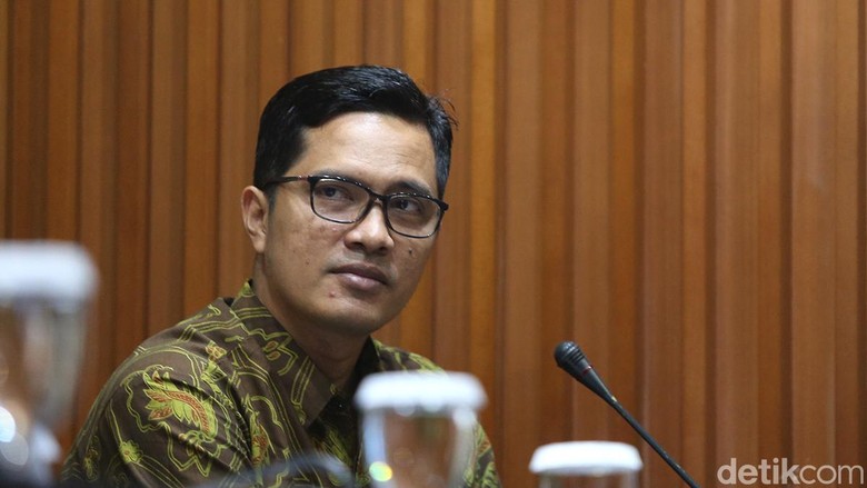 KPK Geledah Rumah James Riady Terkait Suap Meikarta KPK Geledah Rumah James Riady Terkait Suap Meikarta