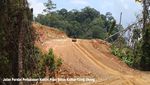 Begini Perjuangan Bangun Jalan Perbatasan di Kalimantan