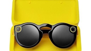 Snapchat membuktikan bahwa mengembangkan hardware itu lebih susah daripada mengembangkan software. Snapchat Spectacles dianggap gagal karena tidak memiliki fitur standar milik Snapchat. (Foto: ZDNet)