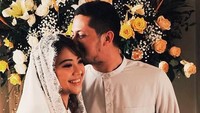 Kalau ini saat keduanya menggelar acara syukuran kehamilan Gianni. Foto: Instagram