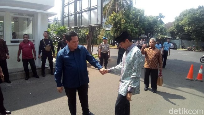 Beda Nasib Saham Sandi & Erick Thohir, Petinggi Pertamina Dinonaktifkan