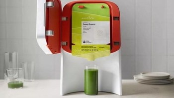 Juicero adalah gadget yang menandakan bahwa kadang ide yang keluar dari Silicon Valley sangat konyol. Mesin yang dihargai USD 699 ini digunakan untuk memeras jus dari kantong khusus. Pada tahun 2017, Juicero menarik mesinnya dari pasar. (Foto: ZDNet)