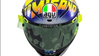 Sementara untuk desain helm seri AGV PISTA GP R ini terpampang jelas tulisan Back To Misano atau kembali ke Misano. Bukan tanpa sebab, pasalnya pada musim lalu The Doctor harus absen di kampung halamannya sendiri karena mengalami cedera. Foto: Pool (twitter/AGV)