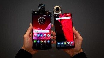 Essential Phone adalah smartphone yang dikembangkan oleh bapak Android, Andy Rubin. Smartphone ini gagal karena walaupun berharga mahal, fitur yang disediakan tidak premium. Hanya dua bulan setelah penjualan, harga Essential Phone pun dipangkas dari USD 699 ke USD 499. (Foto: ZDNet)