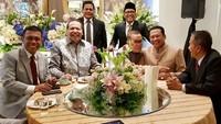 Akad nikah juga dihadiri politikus PDIP Masinton Pasaribu dan pengusaha nasional Chairul Tanjung. (Foto: dok. Bambang Soesatyo)