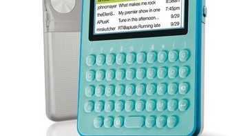 Twitter Peek adalah gadget yang dirancang khusus untuk mengecek feed dan mengunggah post langsung ke Twitter. Buruknya fitur lain yang disediakan seperti browser membuat gadget ini gagal di pasar. (Foto: ZDNet)