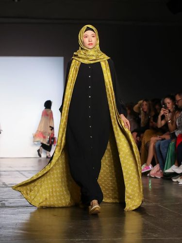 Desainer Indonesia Vivi Zubedi Eksis di New York Fashion Week Ke-3 Kalinya