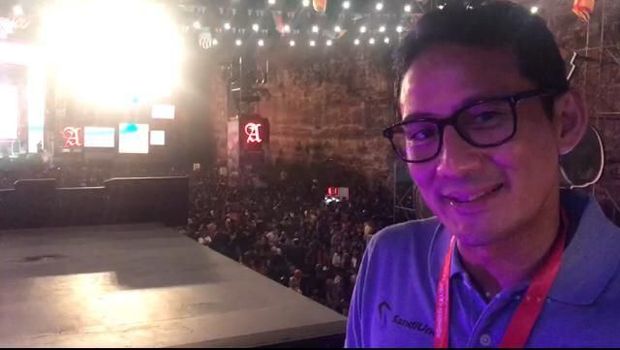 Sandiaga menyaksikan band Padi Reborn di Soundrenaline 2018 Bali