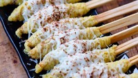 Nah yang ini telur gulungnya lebih mewah. Disajikan dengan lelehan keju mozarella yang dibakar. Kebayang ya rasanya! Foto : instagram @chefriyadi