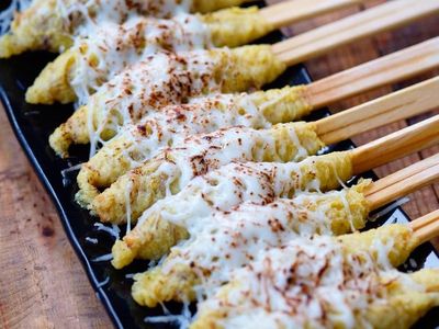 Sore-sore Asyiknya Ngemil Telur Gulung Aneka Isi Ini