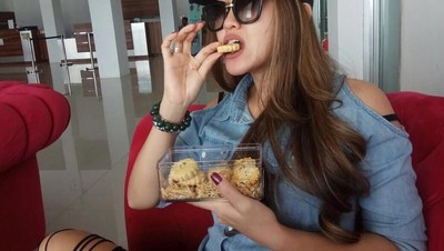 Dikabarkan Dekat dengan Tukul, Meggy Diaz Ternyata Hobi Ngemil dan Makan