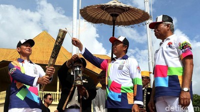 Api Obor Asian Para Games 2018 Diarak di Ternate